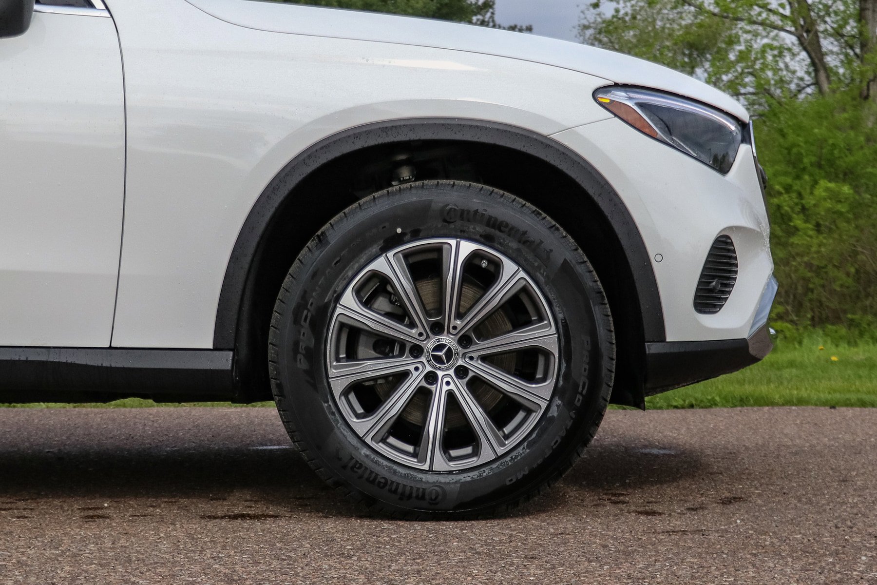 Used 2025 Mercedes-Benz GLC 300 4MATIC image 4