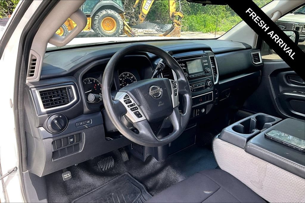 Used 2017 Nissan Titan S AWD/4WD image 5