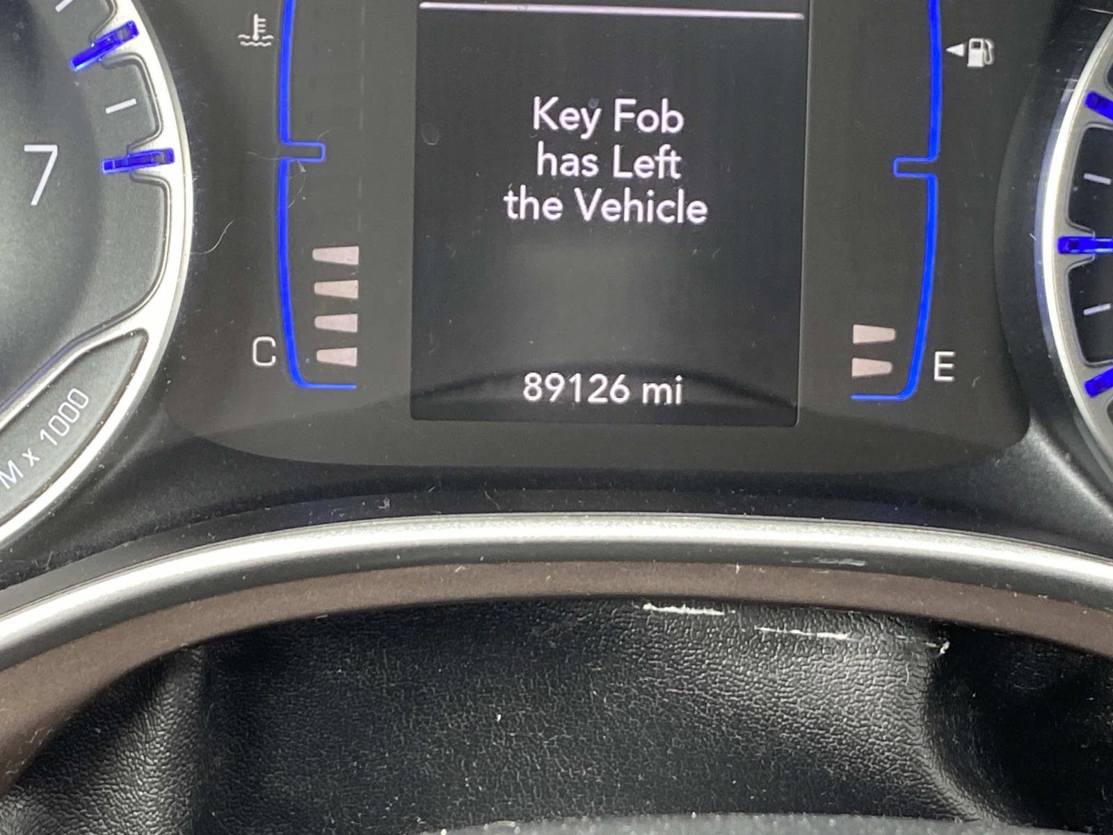 Used 2019 Chrysler Pacifica Touring-L FWD image 28