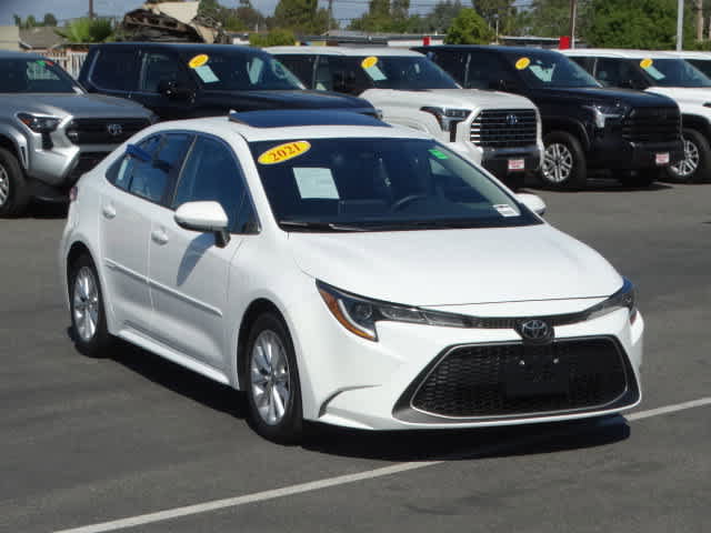 Used 2021 Toyota Corolla XLE image 2