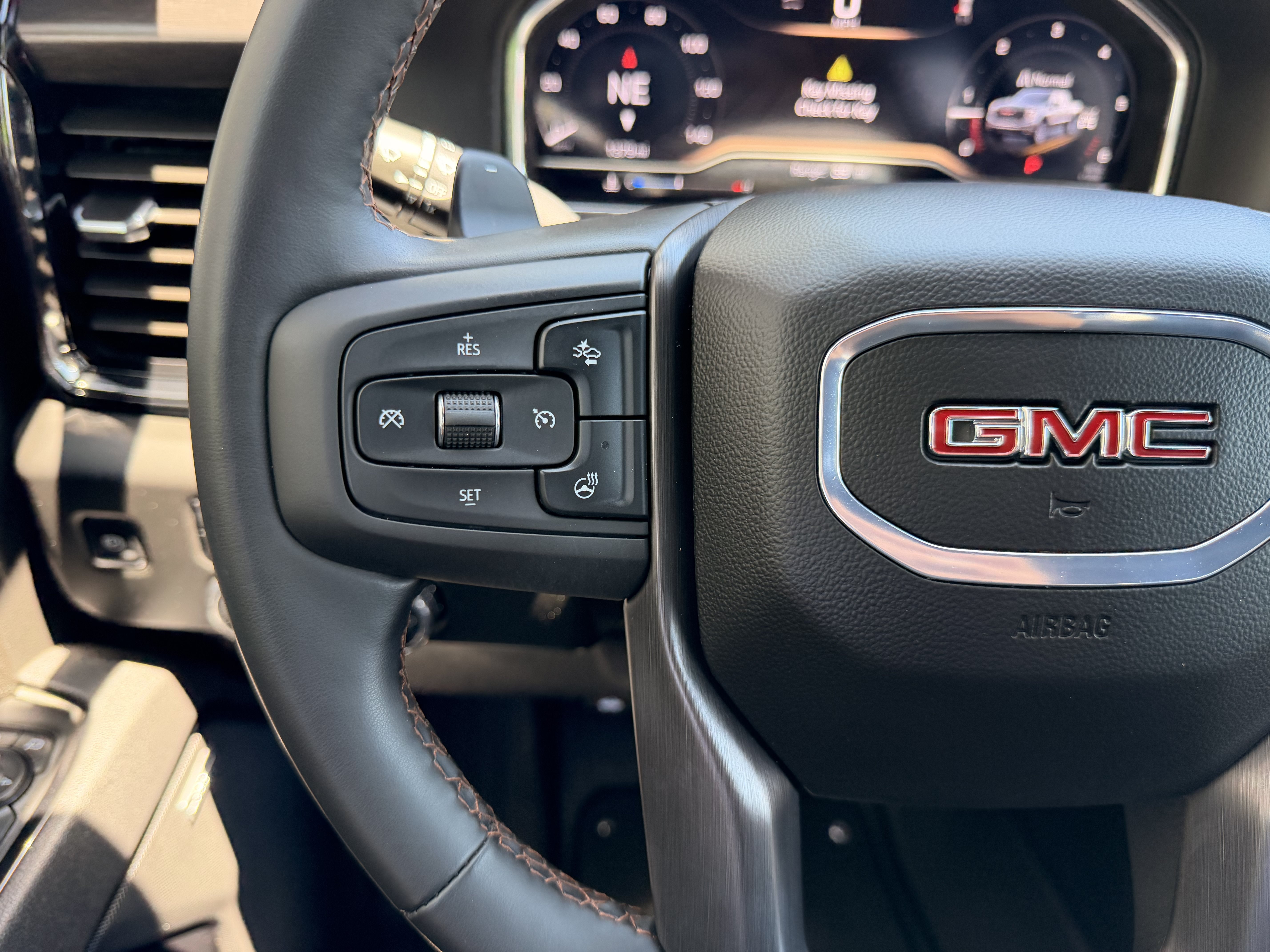 Used 2025 GMC Sierra 1500 AT4 AWD/4WD image 12