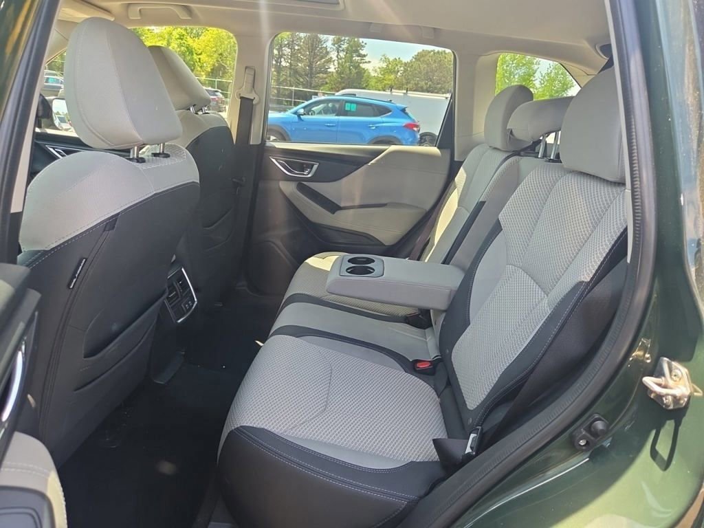 Used 2022 Subaru Forester Premium AWD/4WD image 11