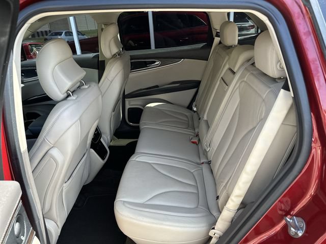 Used 2016 Lincoln MKX Reserve w/ Technology Package FWD image 23