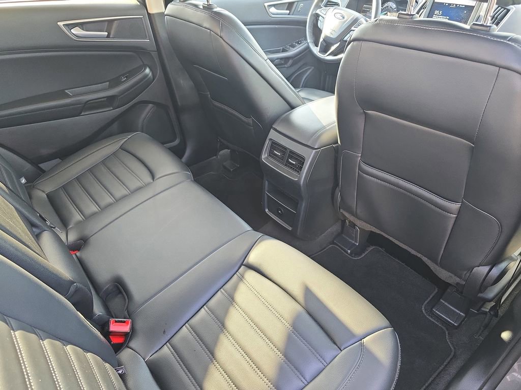 Used 2024 Ford Edge SEL image 11