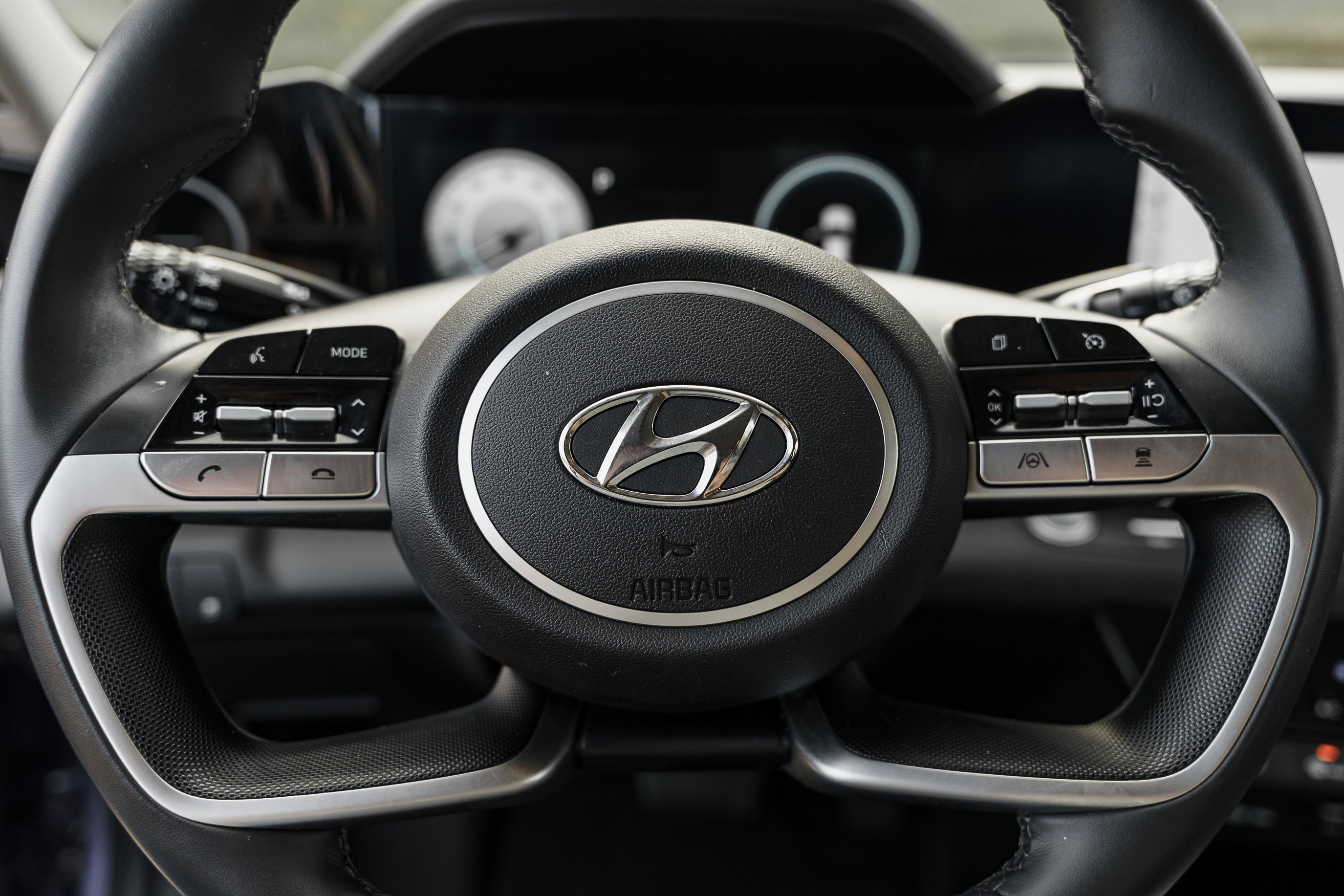 Used 2023 Hyundai Elantra Limited image 16