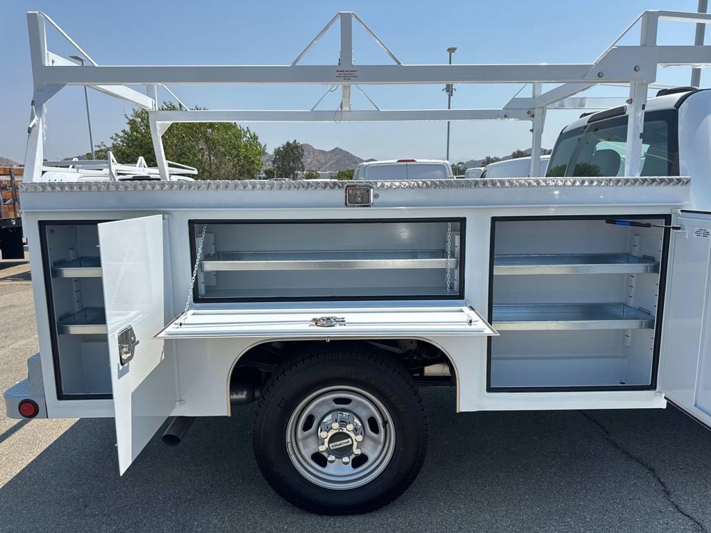 New 2025 Ford F350 XL w/ XL Chrome Package image 19