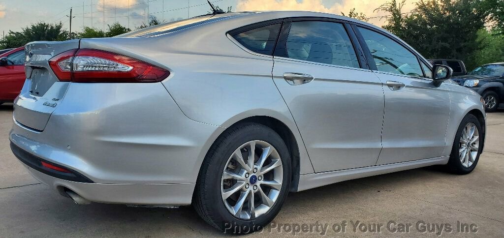 Used 2017 Ford Fusion SE image 13