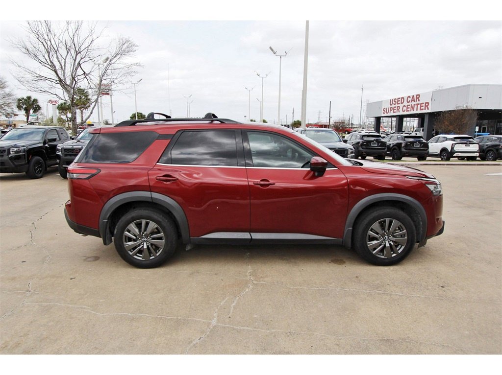 Used 2022 Nissan Pathfinder SV image 5