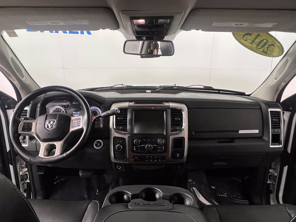 Used 2015 RAM 3500 Laramie w/ Convenience Group AWD/4WD image 9