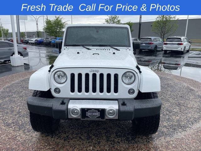 Used 2015 Jeep Wrangler Unlimited Sahara w/ Connectivity Group AWD/4WD image 3
