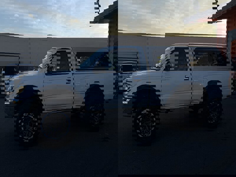 Used 1999 Toyota Tacoma 4x4 Regular Cab image 12