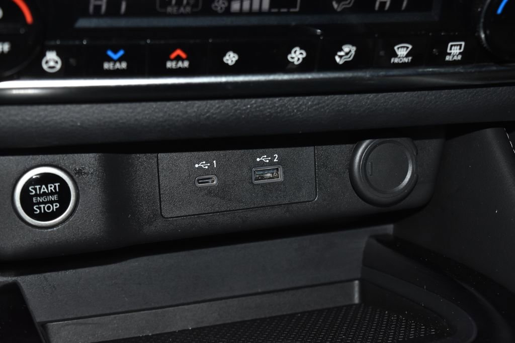 Used 2023 Nissan Rogue SL w/ SL Premium Package image 16