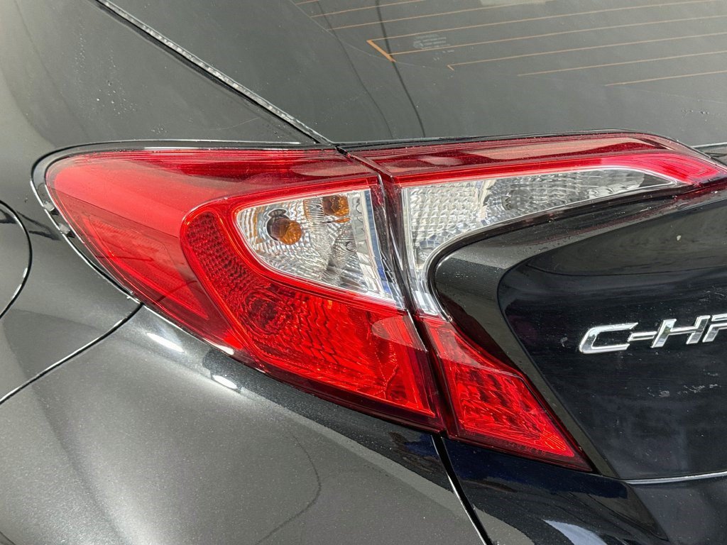 Used 2019 Toyota C-HR LE FWD image 34
