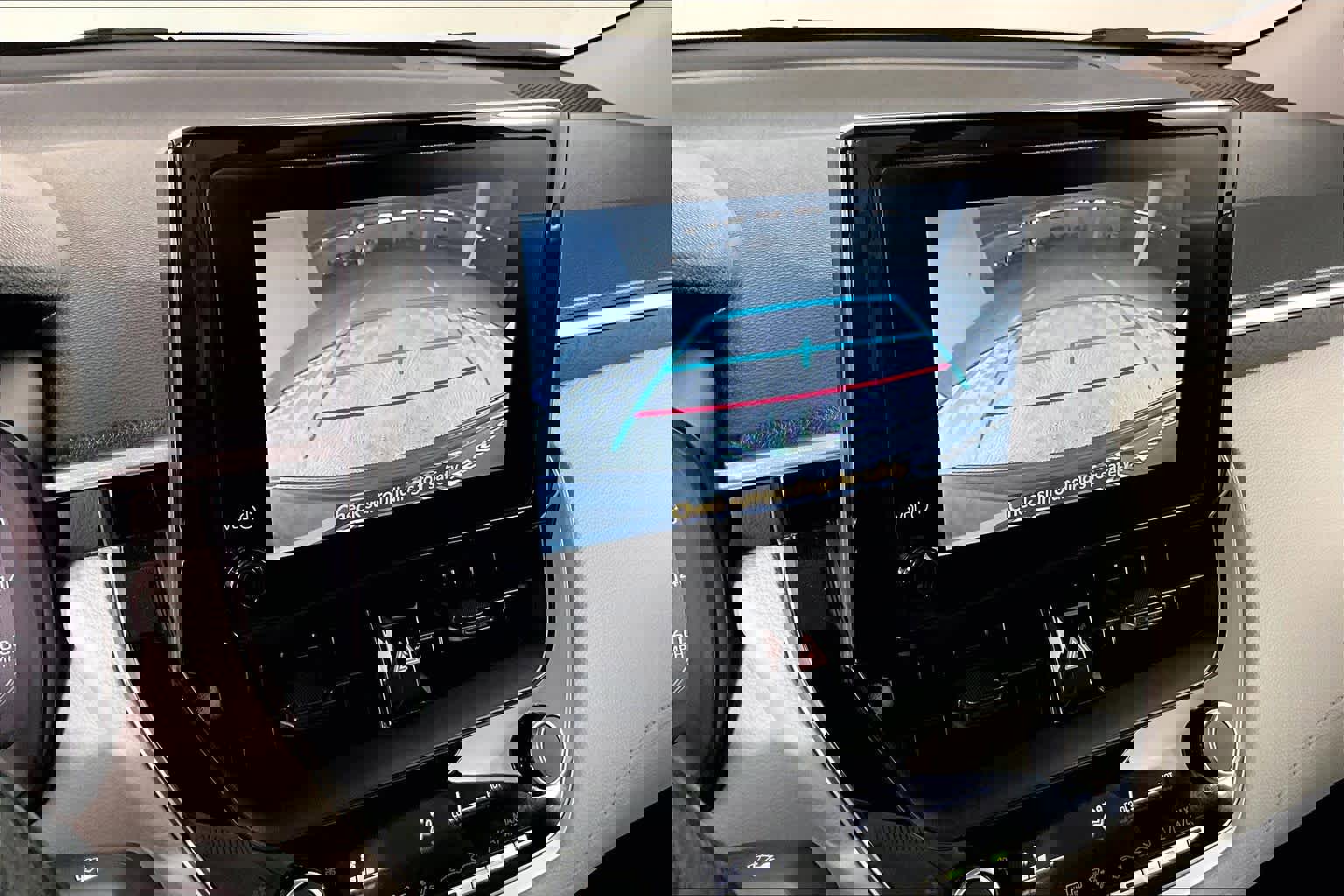 Used 2025 Toyota Corolla Cross L image 25