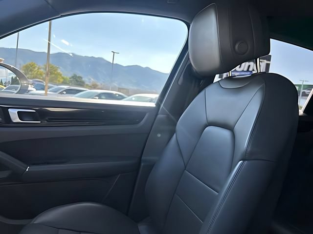 Used 2021 Porsche Cayenne AWD/4WD image 29