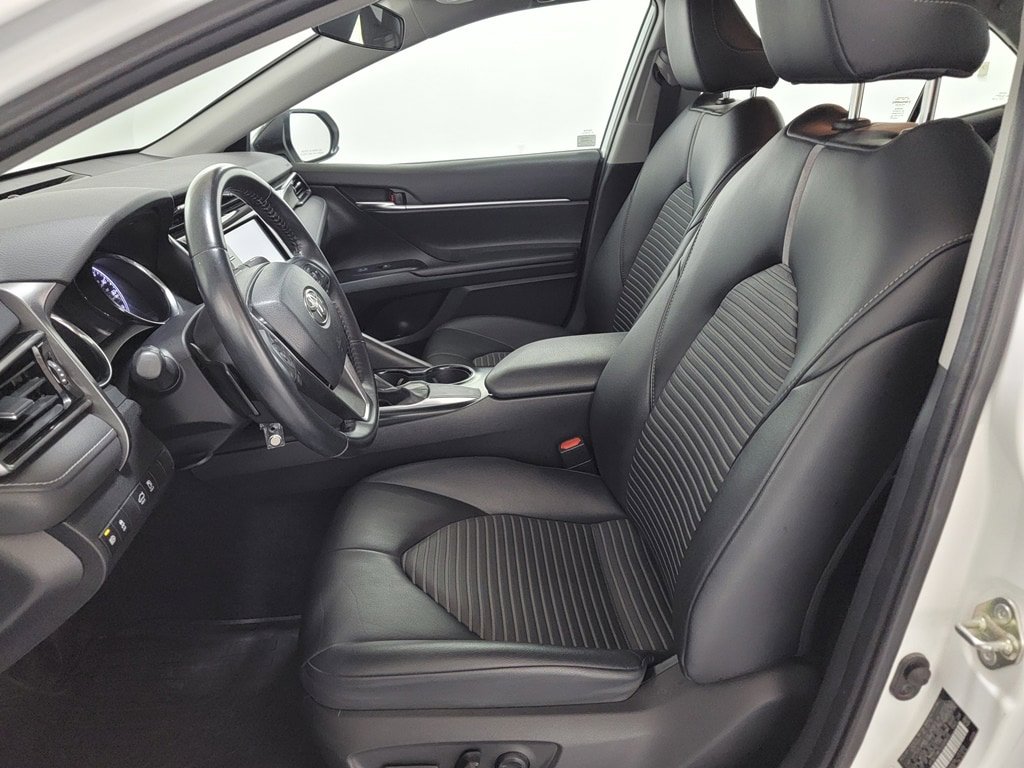Used 2020 Toyota Camry SE FWD image 14