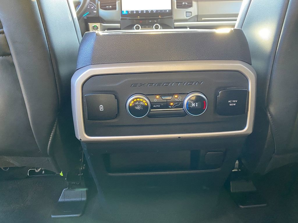 Used 2023 Ford Expedition XLT image 25