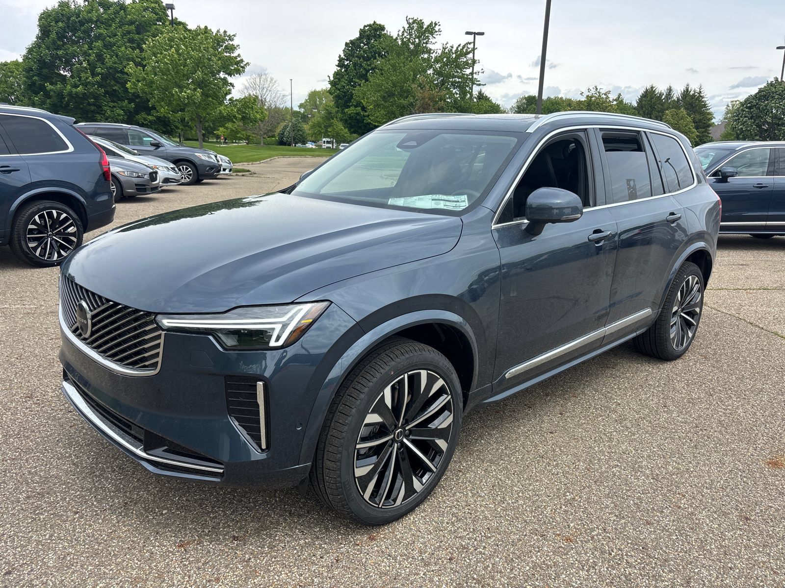 New 2026 Volvo XC90 B6 Ultra w/ Protection Package Premier AWD/4WD image 1