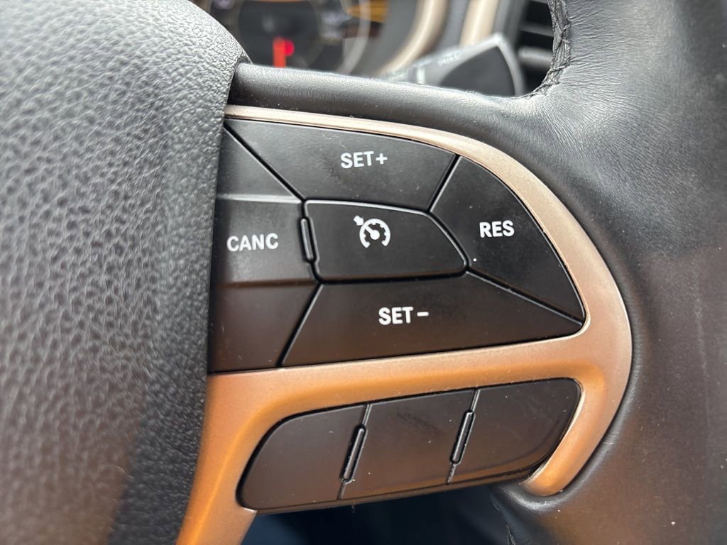 Used 2018 Jeep Cherokee Limited w/ Luxury Group image 27