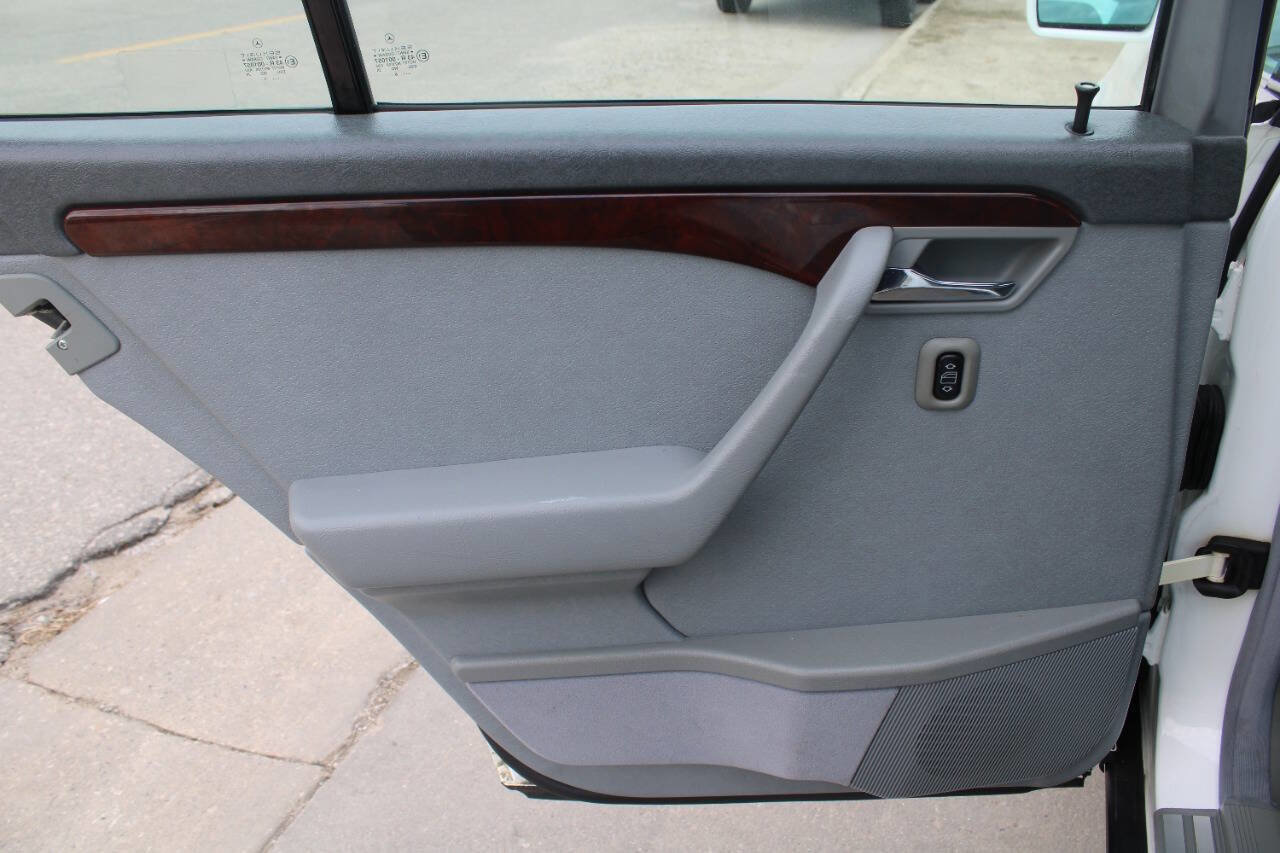 Used 1996 Mercedes-Benz C 220 Sedan image 10