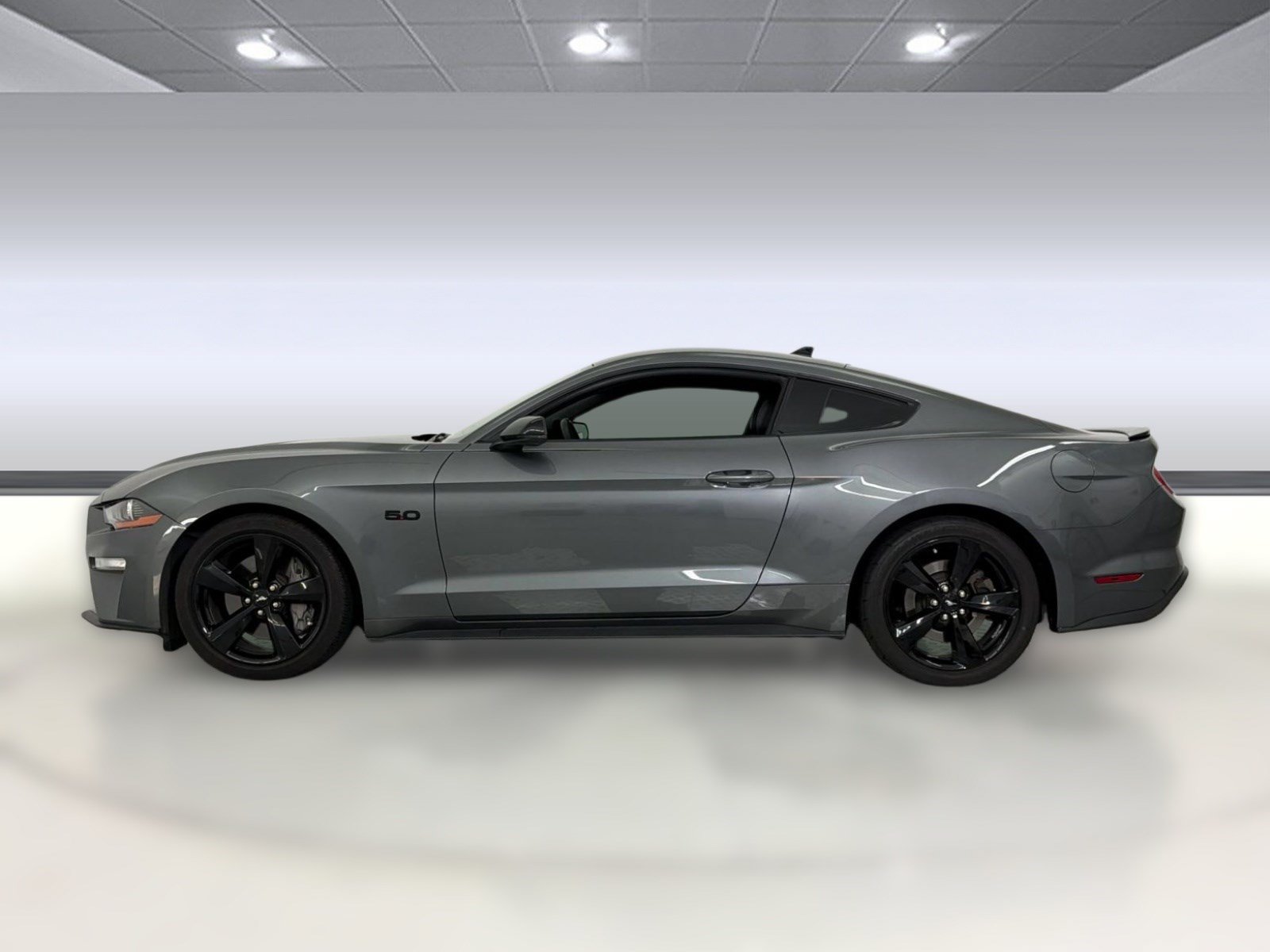 Used 2022 Ford Mustang GT Premium w/ Equipment Group 401A RWD image 2