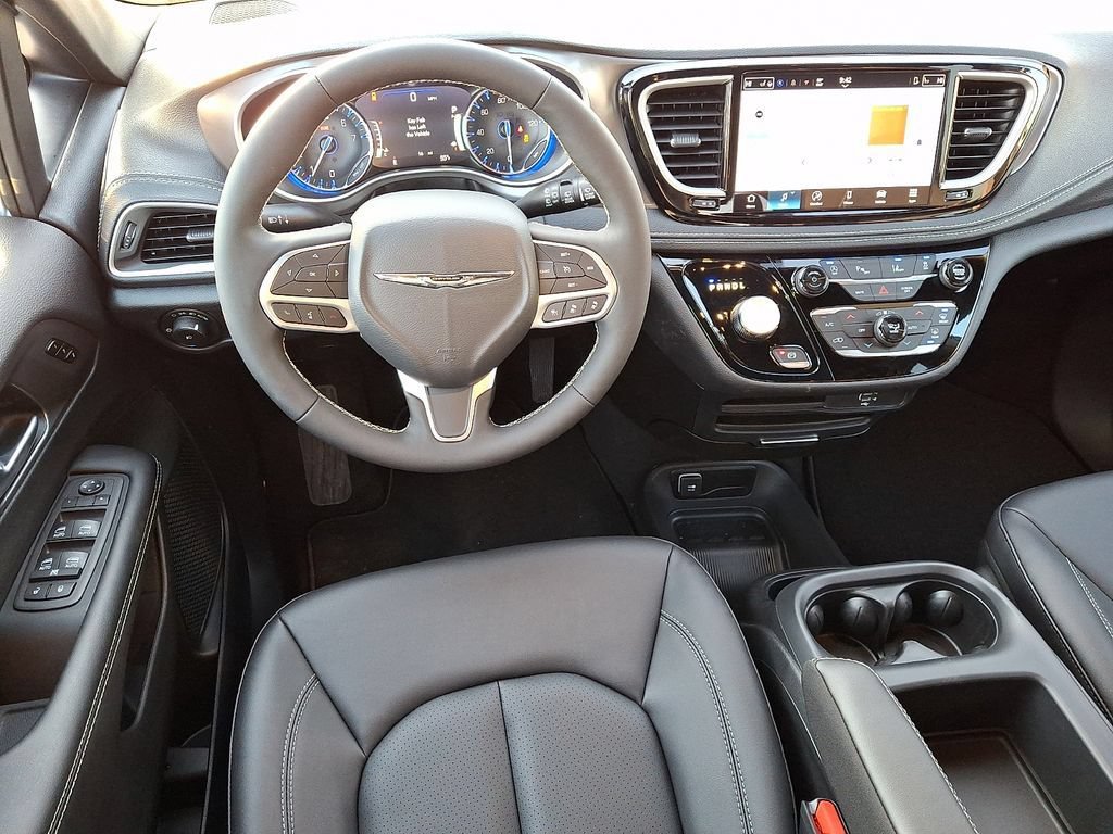 New 2026 Chrysler Pacifica Select AWD/4WD image 7