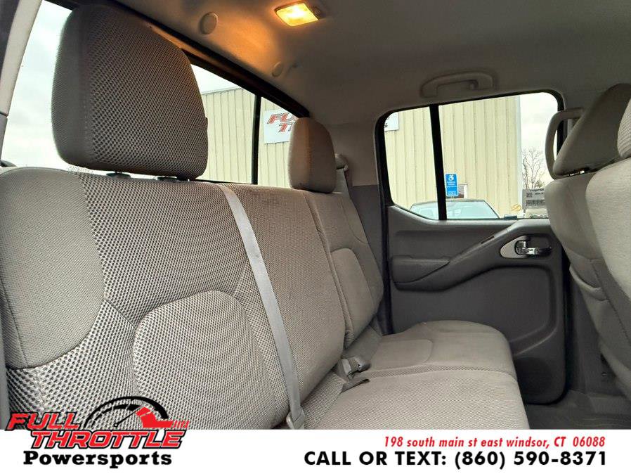 Used 2015 Nissan Frontier SV image 19