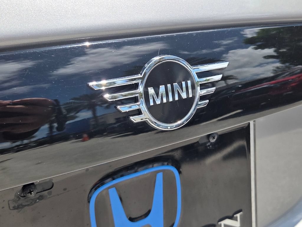 Used 2024 MINI Cooper S w/ Signature Upholstery Package FWD image 15