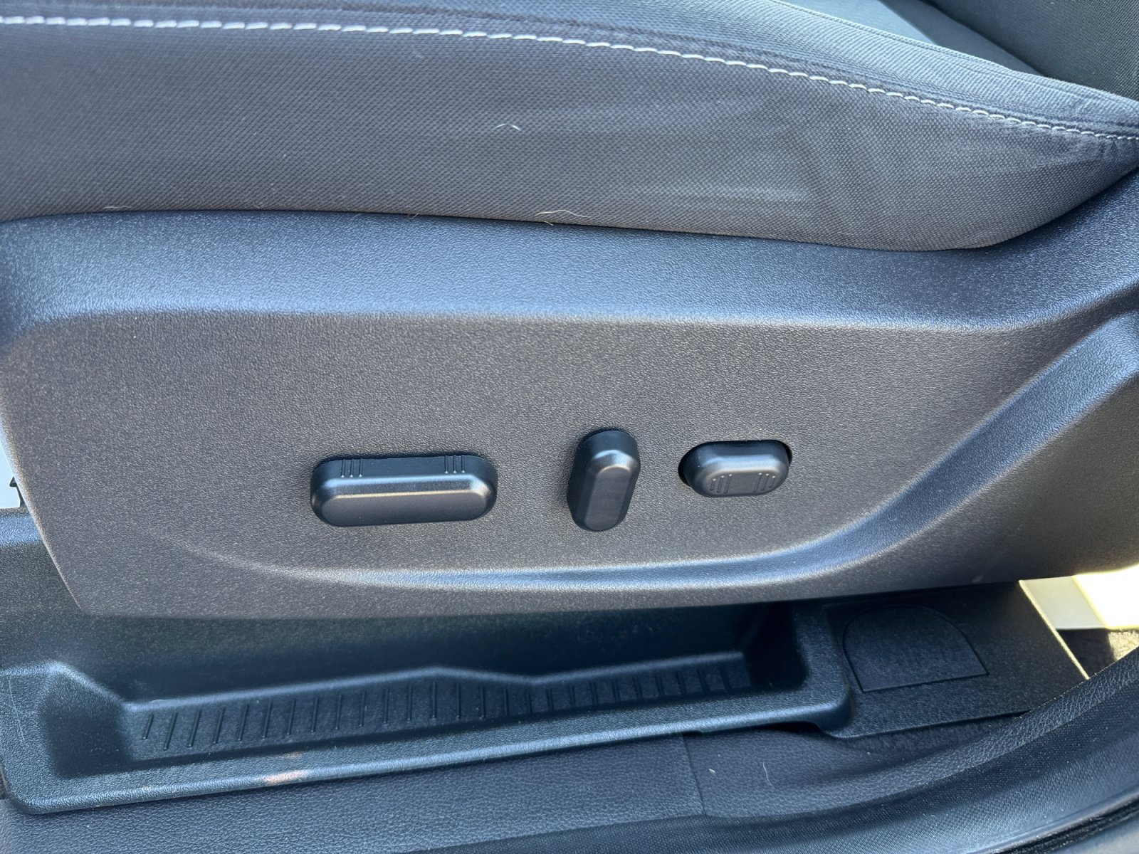 Used 2019 Ford Escape SE AWD/4WD image 16