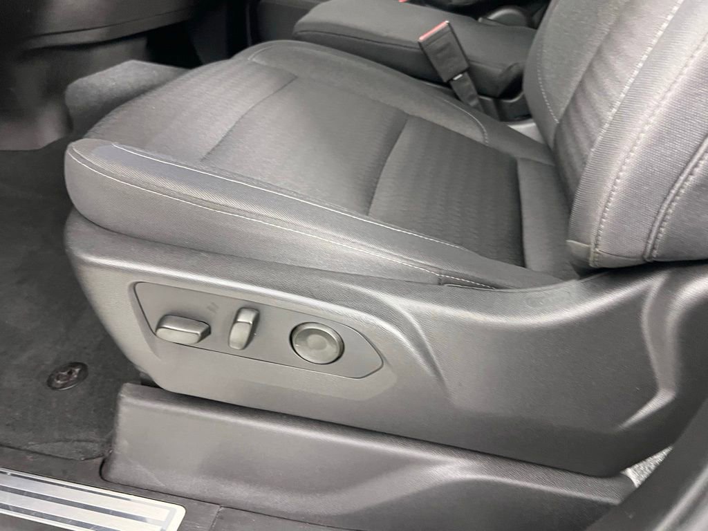 Used 2025 Chevrolet Silverado 3500 LT w/ Convenience Package image 23