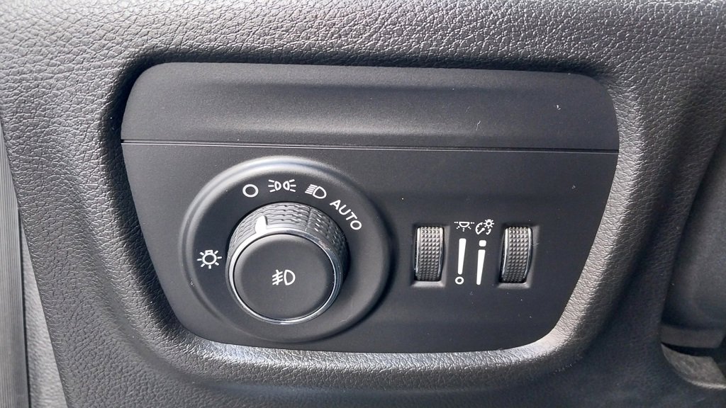 Used 2022 Jeep Grand Cherokee L Limited image 33