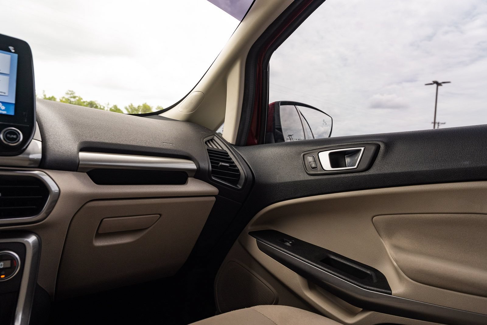 Certified 2018 Ford EcoSport SE w/ SE Convenience Package FWD image 30