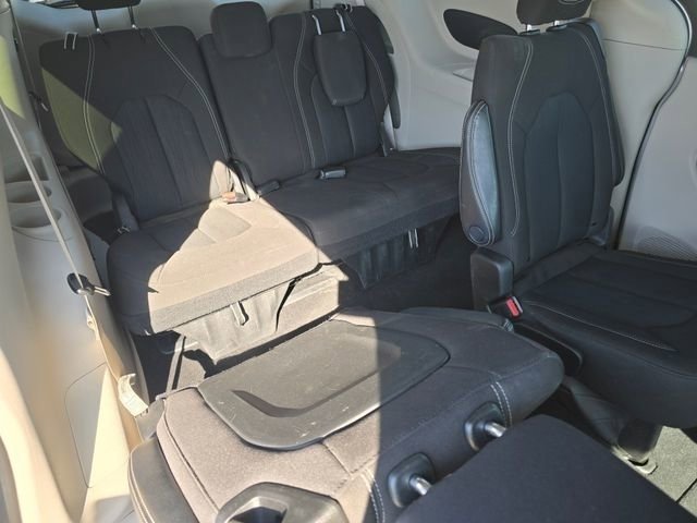 Used 2023 Chrysler Voyager LX FWD image 29