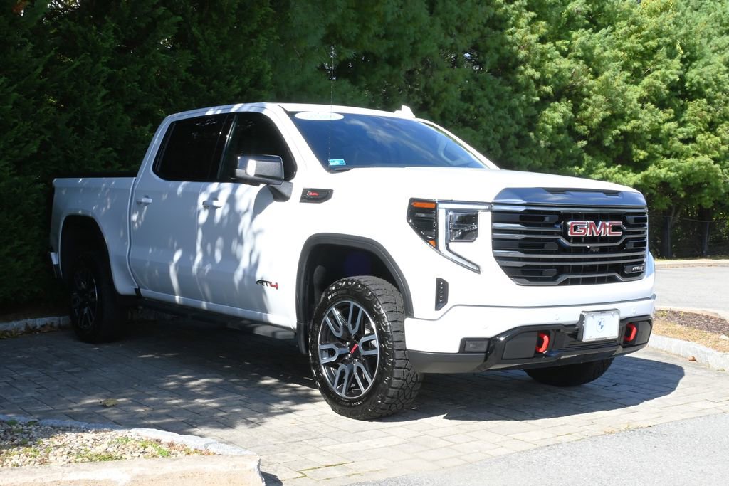 Used 2024 GMC Sierra 1500 AT4 w/ Technology Package image 9