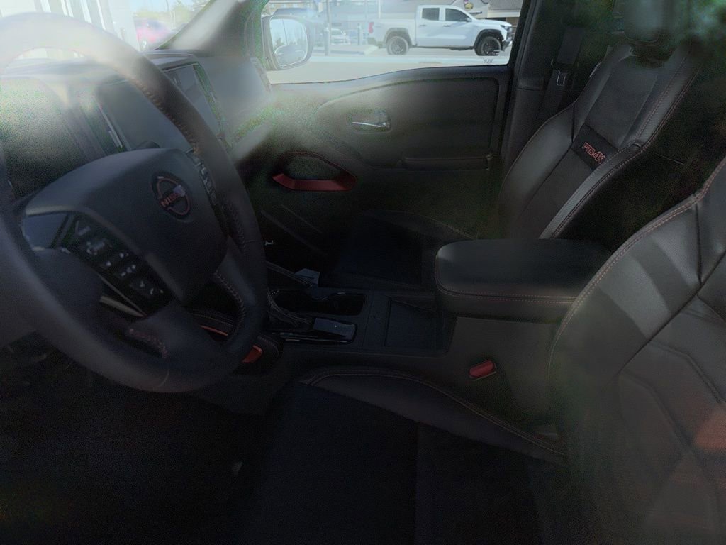 Used 2025 Nissan Frontier PRO-4X w/ Pro Premium Package image 12
