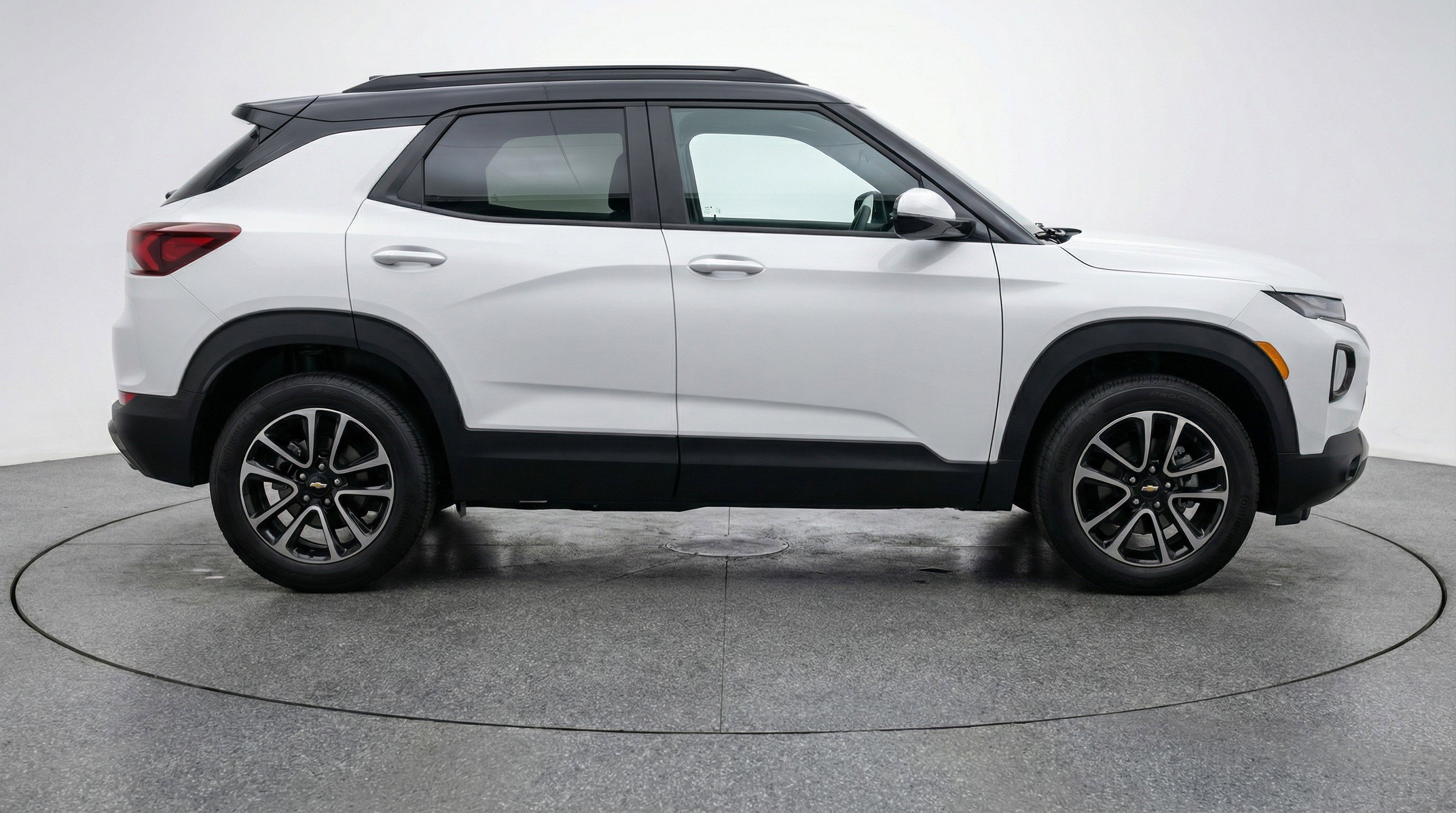 Used 2025 Chevrolet TrailBlazer LT image 11