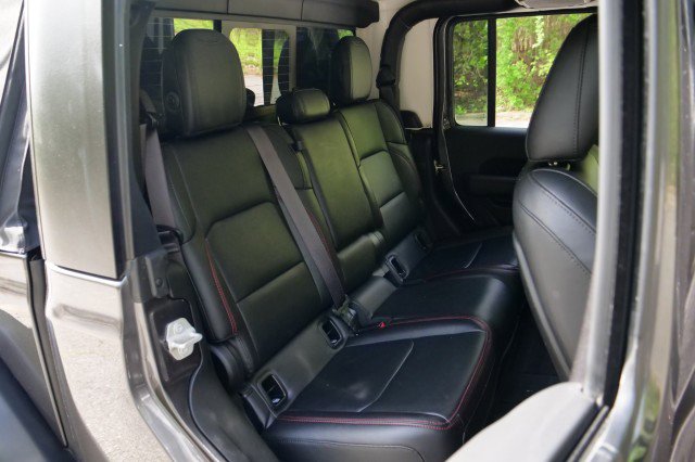 Used 2023 Jeep Gladiator Rubicon w/ LED Lighting Group image 36