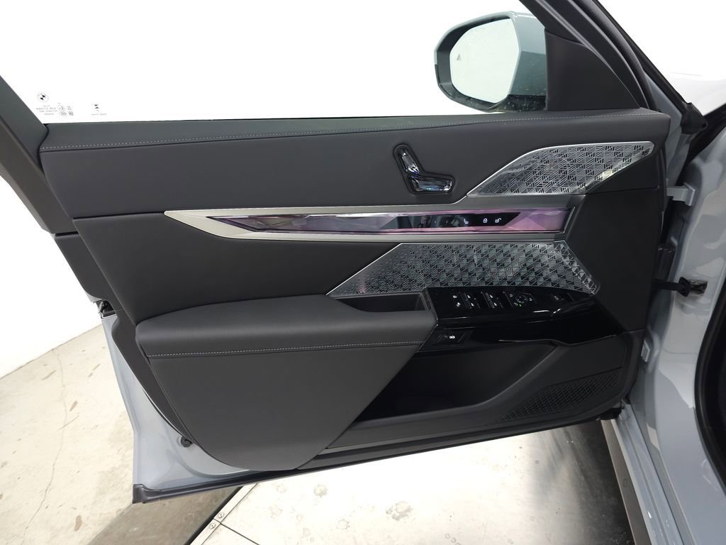 New 2026 BMW 760i xDrive w/ Executive Package image 10