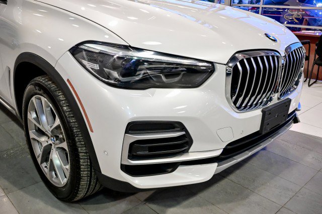 Used 2022 BMW X5 xDrive40i w/ Premium Package AWD/4WD image 10