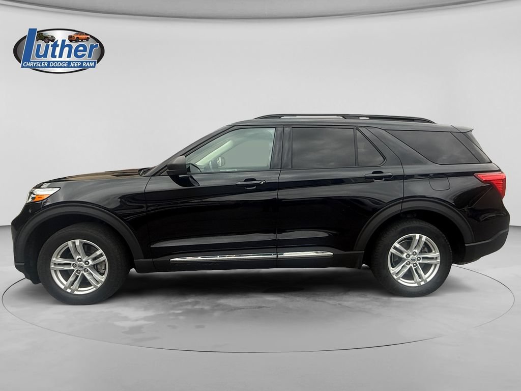 Used 2020 Ford Explorer XLT w/ Comfort Package AWD/4WD image 2