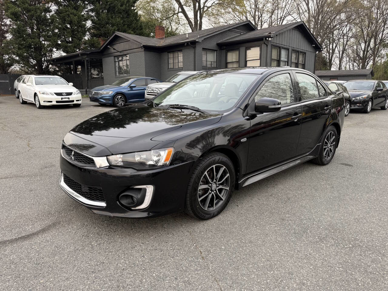 Used 2017 Mitsubishi Lancer ES image 2