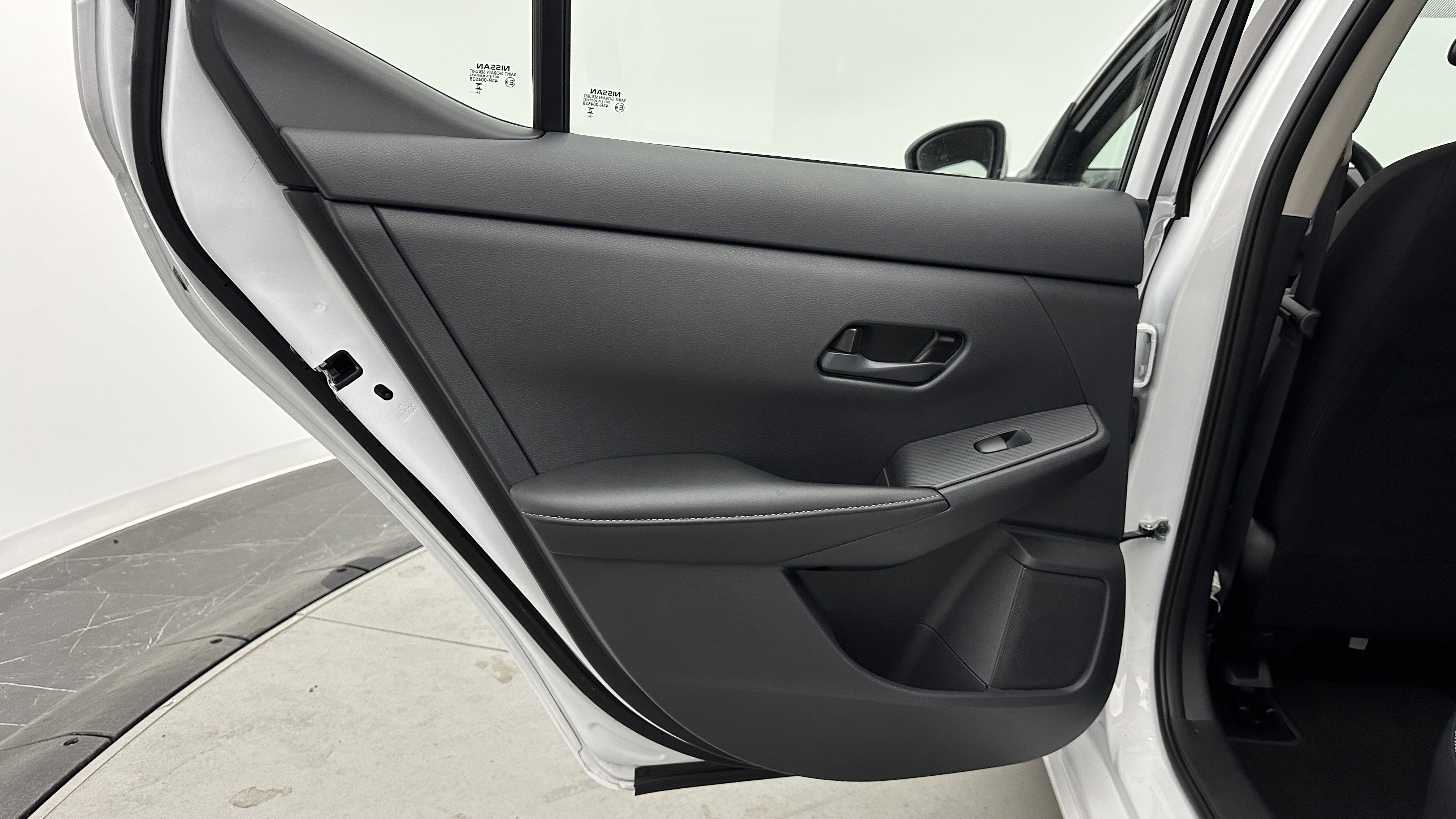 Used 2025 Nissan Sentra SV image 26