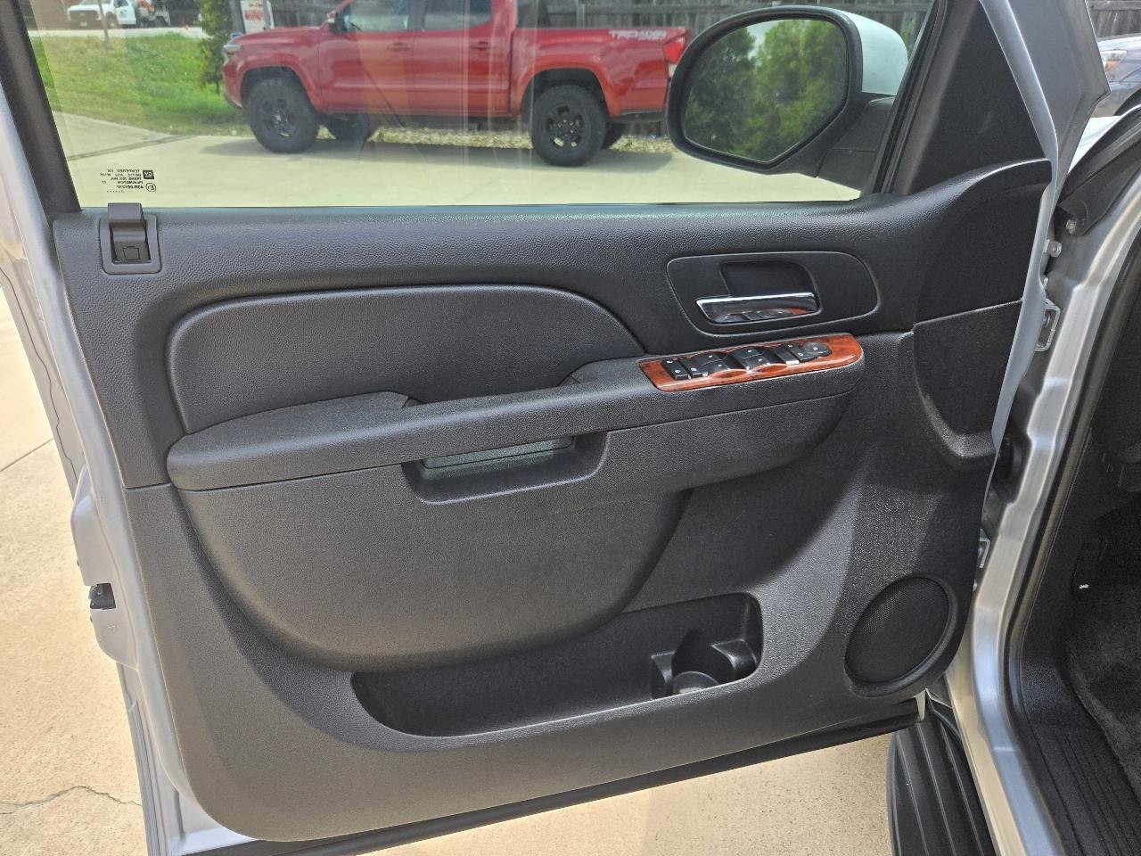 Used 2014 Chevrolet Tahoe LS RWD image 21