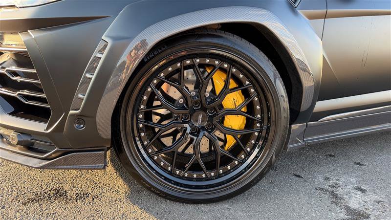 Used 2021 Lamborghini Urus AWD/4WD image 22