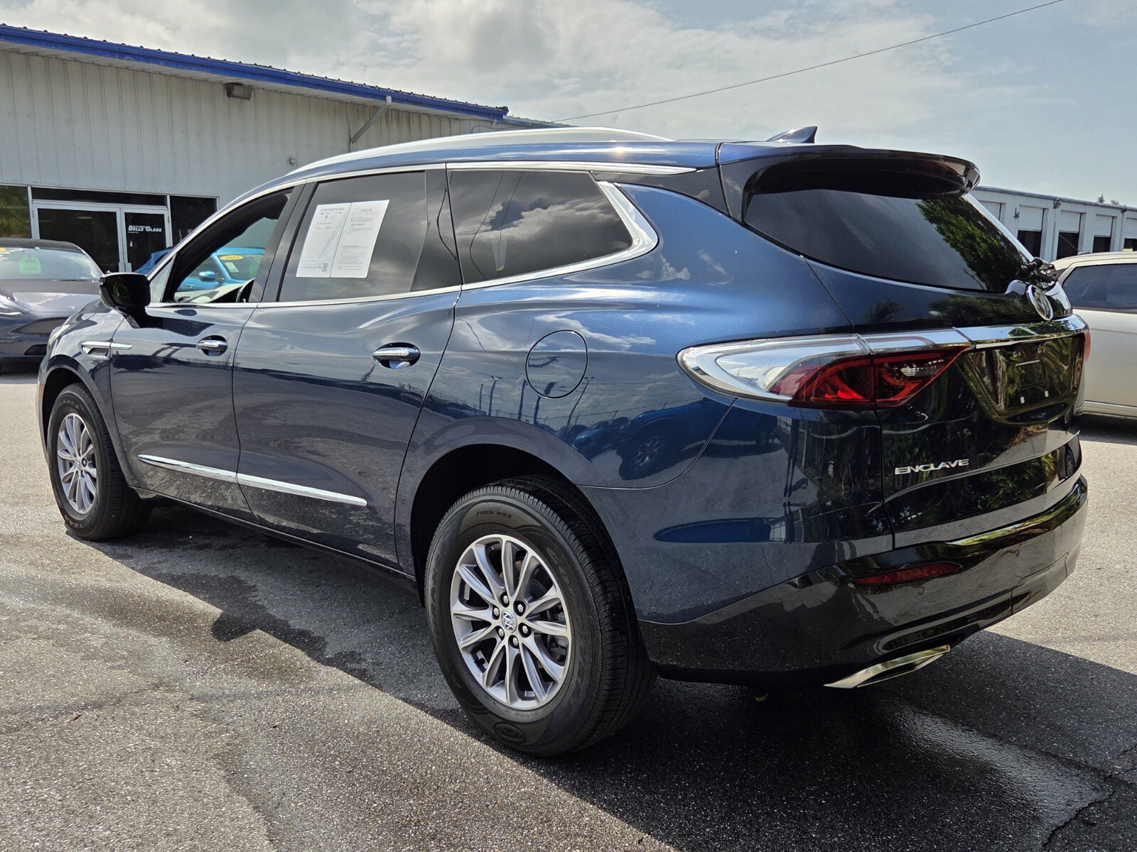 Certified 2023 Buick Enclave Essence FWD image 3