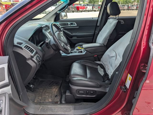 Used 2014 Ford Explorer XLT w/ Equipment Group 202A AWD/4WD image 2