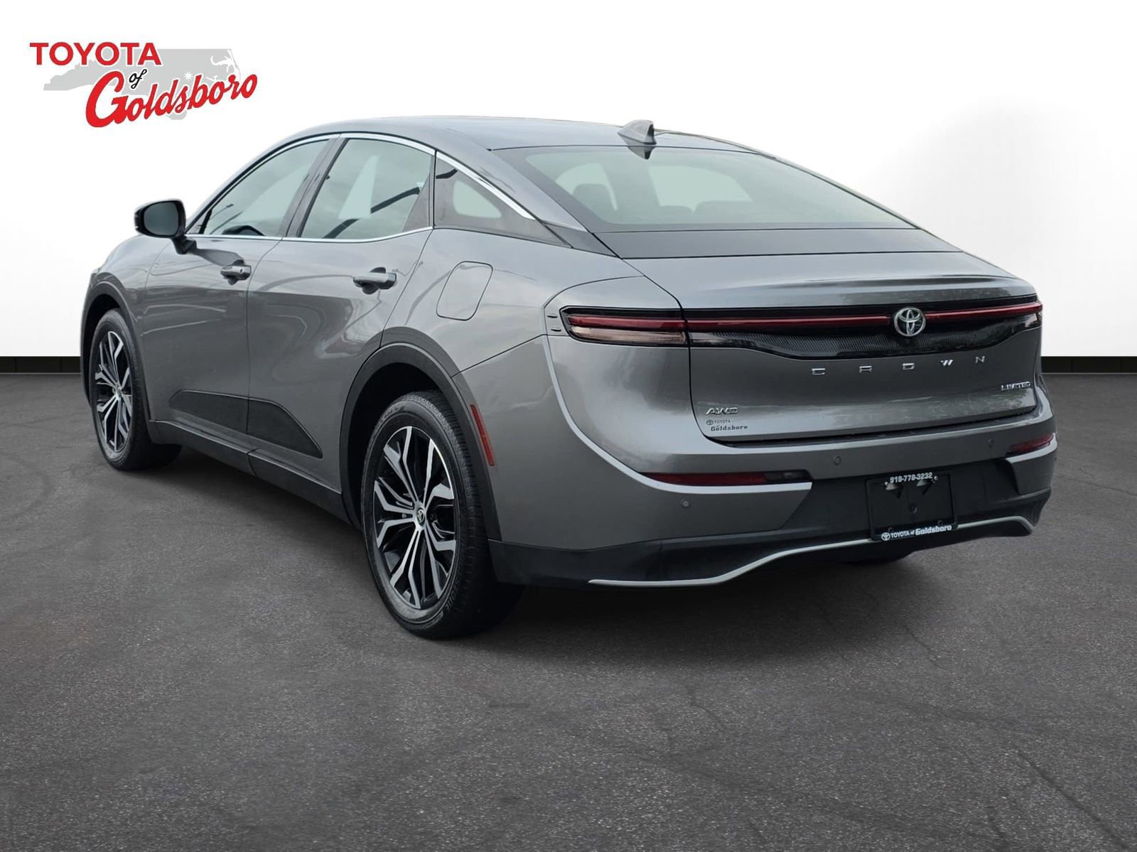 Used 2023 Toyota Crown XLE image 7