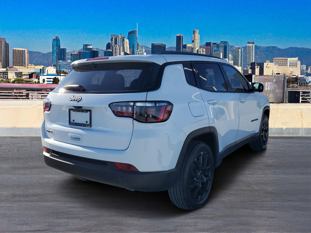 New 2026 Jeep Compass Latitude image 4