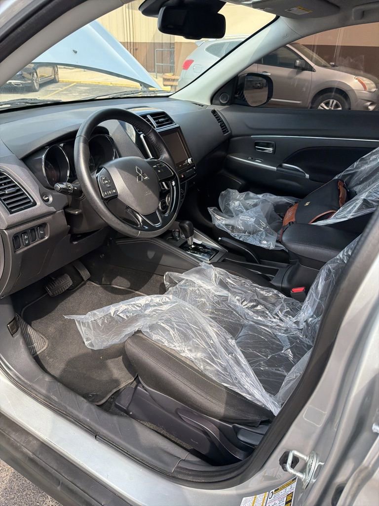 Used 2020 Mitsubishi Outlander Sport SE image 1