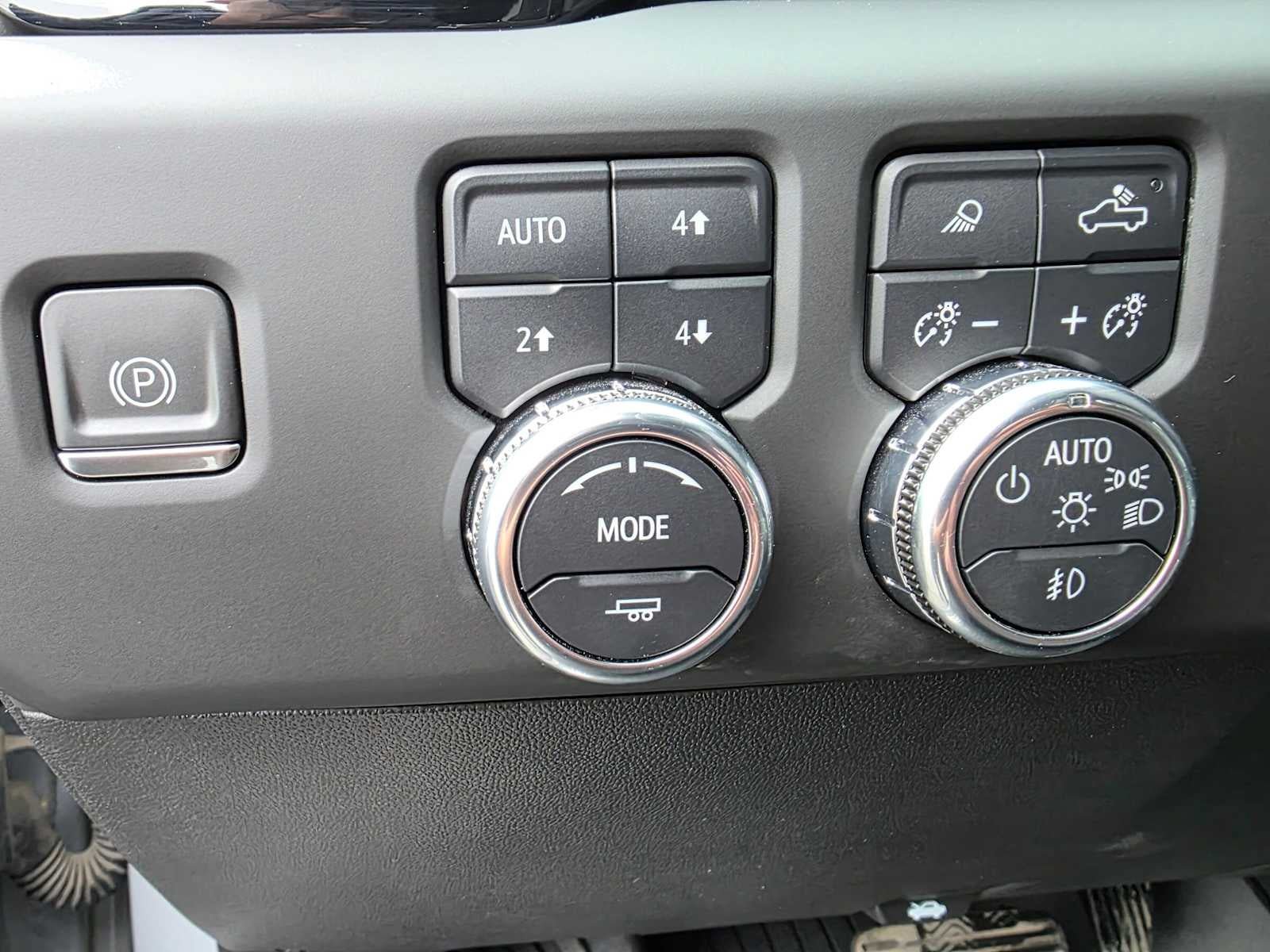 Certified 2024 GMC Sierra 2500 AT4X w/ AT4X AEV Edition AWD/4WD image 24
